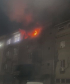 İstanbul - Bağcılar’da karton bardak imalathanesinde yangın