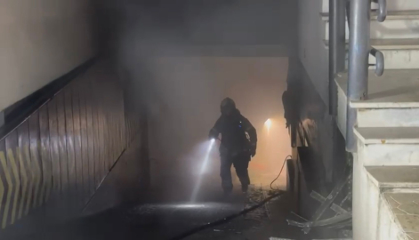 İstanbul - Maltepe'de oto tamirhanesinde yangın; 3 kişi dumandan etkilendi