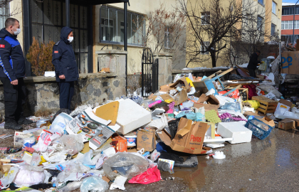 Evden 25 ton çöp çıktı / Ek fotoğraflar