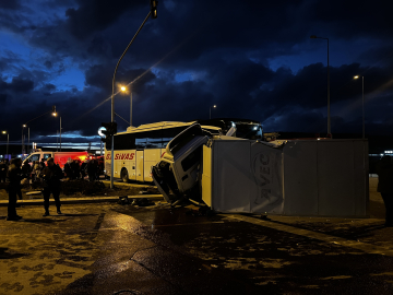 Kayseri’de yolcu otobüsü ile kamyonet çarpıştı: 5 yaralı