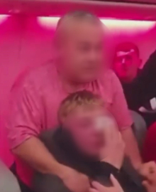 İstanbul - Antalya'dan kalkan uçaktaki yolcuların kavgası kamerada; 2 yolcuya ömür boyu uçuş yasağı