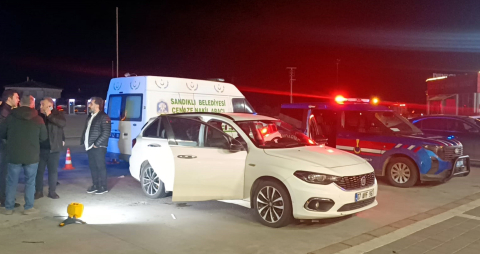 Park halindeki otomobilde erkek cesedi bulundu