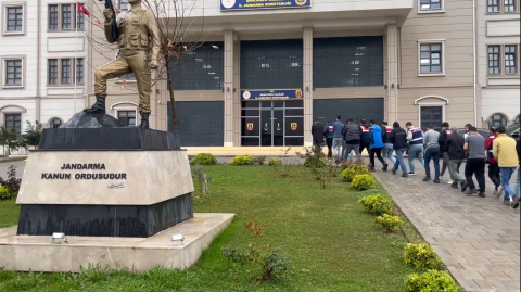 Jandarmadan 12 il merkezli dolandırıcılık ve yasa dışı bahis operasyonu; 60 tutuklama