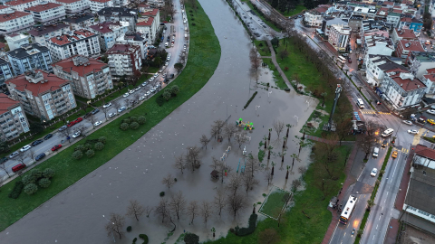 Çanakkale'de taşan Sarıçay dron ile görüntülendi