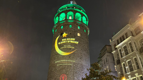 İstanbul - Galata Kulesi'nde ramazan ayına özel görseller yansıtıldı