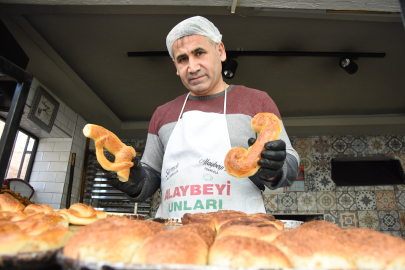Rum kalfanın oyuncak şeklindeki iftariyelik poğaçaları, 93 yıldır çocukları oruç tutmaya teşvik ediyor