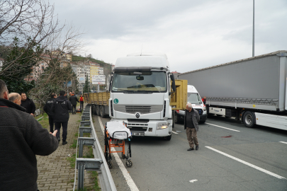 Karadeniz Sahil Yolu'nda 2 TIR'ın karıştığı kaza; 4 yaralı