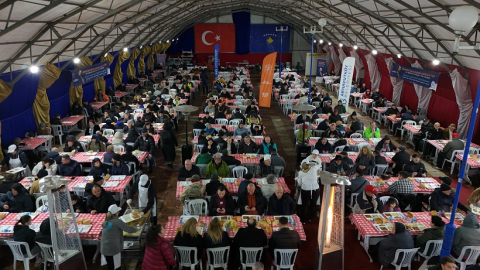 Arnavutköy Belediyesi’nden Kosova’da bin 500 kişilik iftar sofrası