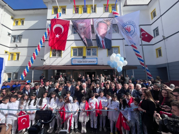 Kağıthane’de yenilenen okul binası hizmete açıldı