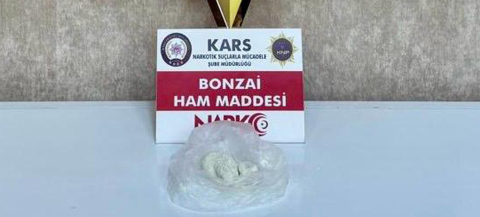 Evden kilolarca uyuşturucu üretecek saf bonzai çıktı