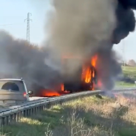 Edirne’de domates yüklü TIR alev alev yandı; o anlar kamerada