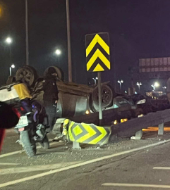 İstanbul - Fatih’te cipin bariyerlere çarptığı anlar kamerada