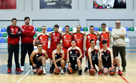 Down Sendromlular Basketbol Milli Takımı Antrenörü Ercan: Başarılarla ailelerin bakış açısı değişti