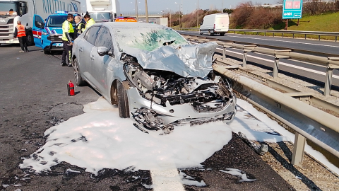 İstanbul- Silivri'de kamyonla otomobil çarpıştı; 2 yaralı / Ek bilgi