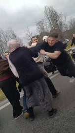 İstanbul - Ümraniye'de trafikte tekmeli yumruklu yol kavgası kamerada