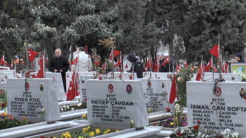 İstanbul - Edirnekapı Şehitliği'nde hüzünlü bayram arifesi