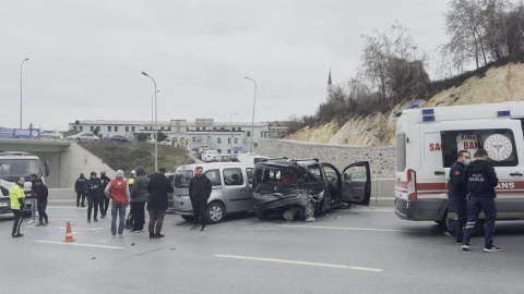 İstanbul - Arnavutköy'de 4 aracın karıştığı zincirleme kaza: 6 yaralı