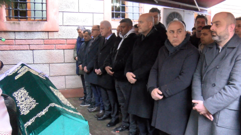 İstanbul - Fatih'te çöken binada hayatını kaybeden Semra Urunca son yolculuğuna uğurlandı