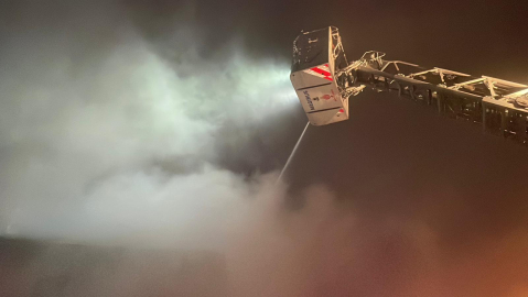 İstanbul - Sultangazi'de 2 katlı binada çıkan yangın söndürüldü