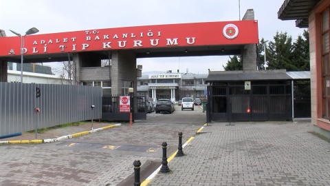 İstanbul- Erol Köse'nin cenazesi Adli Tıp Kurumu'ndaki işlemlerin ardından kızına teslim edildi