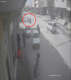 Adana'da iki motosiklet çarpıştı; 3 yaralı