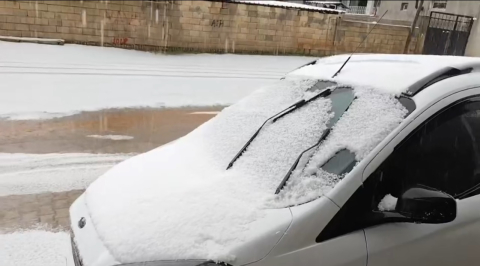 Hatay'da sağanak ve dolu nedeniyle yollar göle döndü