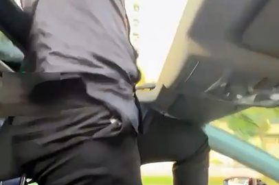 Açılır tavanından çıktığı otomobili ayağıyla kullandı: Yaptığımın yanlış olduğunun farkındayım