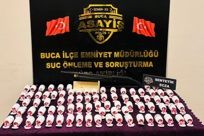  İzmir'de 4 bin 984 sentetik hap ele geçirildi