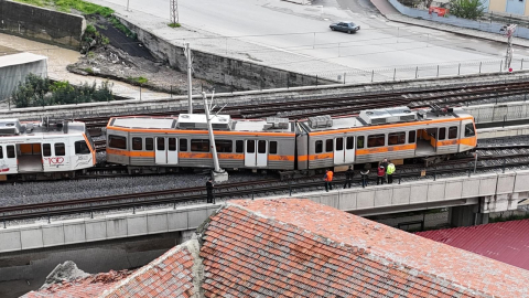 Adana’da metro vagonu seyir halindeyken raydan çıktı; kazada yaralanan olmadı