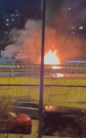 İstanbul - Kağıthane'de seyir halindeki taksi alev alev yandı
