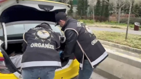 İstanbul - Sarıyer'de silah kaçakçılığına yönelik operasyon: 2 gözaltı / Haber ve fotoğraf eklendi