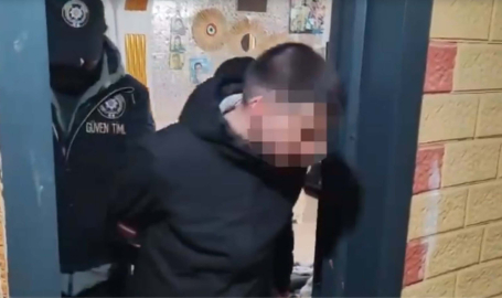 İzmir’de silah kaçakçılığı ve uyuşturucu operasyonu: 1 tutuklu