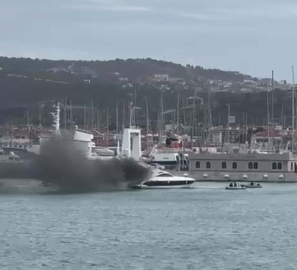 İzmir'de motoryat yangını