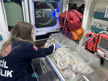 Çanakkale’de 54 günlük bebek, ambulans uçakla Ankara’ya sevk edildi