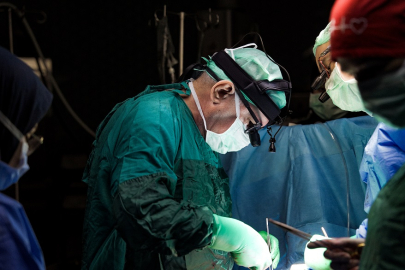 ‘Kalbi durdurulmadan yapılan kapak tamiriyle sağlığına kavuştu’