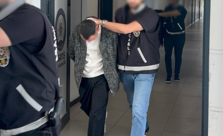 160 kişiyi dolandırıp kaçan galericiyle bağlantılı gözaltına alınan 4 kişiden 1’i tutuklandı