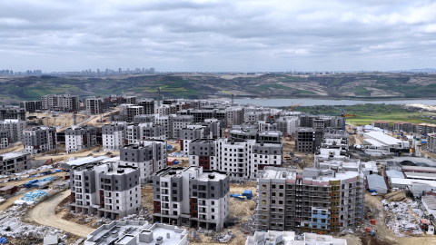 Bakan Kurum, Sazlıbosna'daki 'İlk Evim Projesi'nin sosyal konutlarını paylaştı