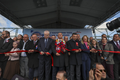 Özgür Özel, Şişli Kuştepe Spor Tesisi ve Zemin Altı Otoparkı Açılış Töreni'ne katıldı