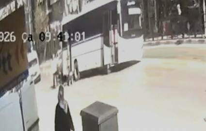 Kriko kaydı, tamir etmeye çalıştığı minibüsün altında kalıp, yaralandı