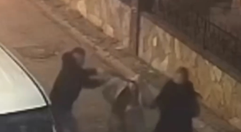 Adres sorma bahanesiyle kolye çalan şüpheli gözaltına alındı