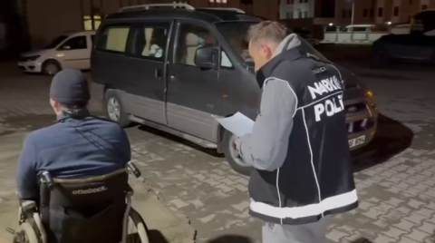 Bedensel engelli, 12 kilo uyuşturucuyla yakalandı