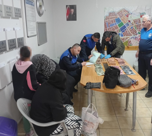 2 dilencinin üzerinden 19 bin 600 lira çıktı