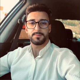 Minibüsle çarpışan motosikletin sürücüsü hayatını kaybetti