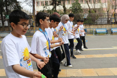 Para Tırmanış Şampiyonası’ndan 11 madalya ile dönüp, başarılarını halay çekerek kutladılar