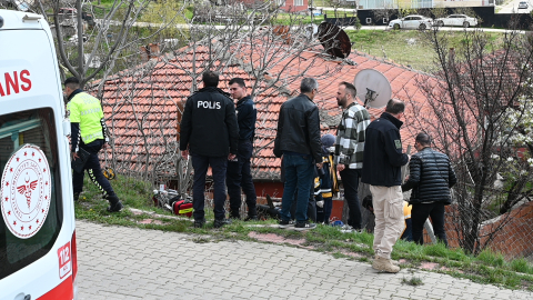 Motosiklet gecekondunun bahçesine devrildi; sürücü öldü