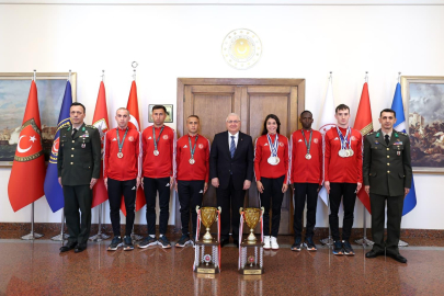 Bakan Güler, TSK Spor Gücü personeli ile bir araya geldi