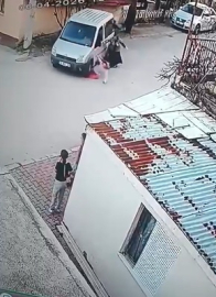 Tartıştığı eşine aracıyla çarpıp ayaklarını ezdi; o anlar kamerada