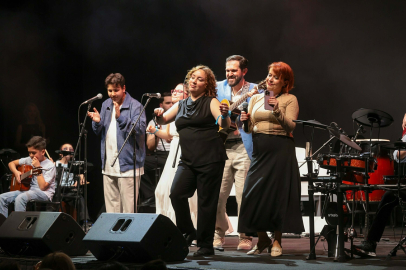 İzmir'de 'Sıradışı Çocuklar Orkestrası'ndan konser