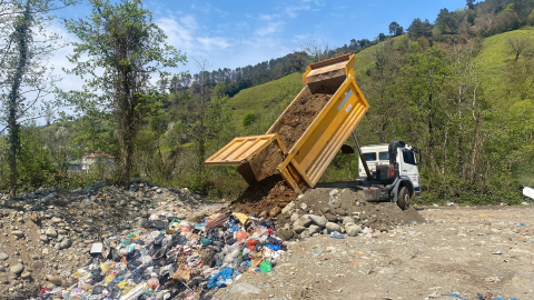 Rize'de açık alana çöp döken Fındıklı Belediyesi'ne 2,3 milyon lira ceza (2)