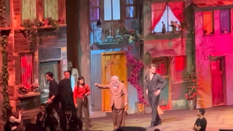 Tiyatrocu Müjdat Gezen hastaneye kaldırıldı